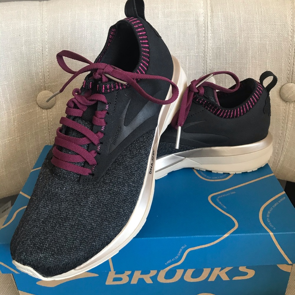 NWT Brooks size 8 running shoes